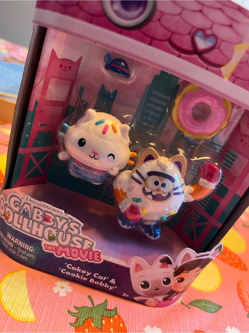 Gabby's Dollhouse Cakey Cat & Cookie Bobby Figure Two-Pack - Pink